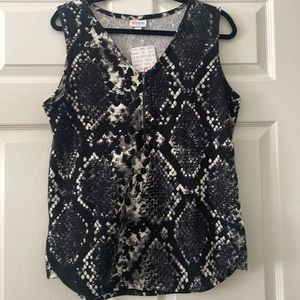 Lularoe sleeveless shirt